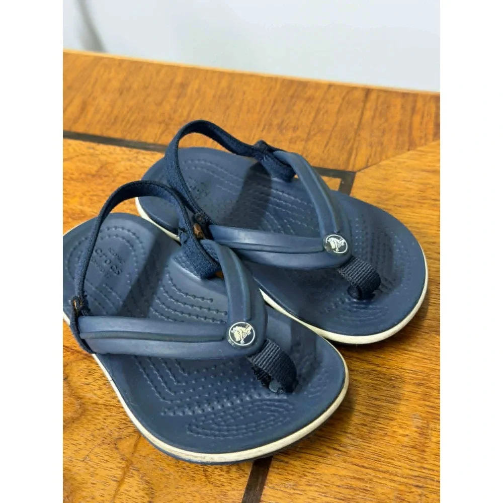 Crocs‎ Kids 6 Croc band Strap Flip Flops Navy Blue slip on Sandals Water shoes